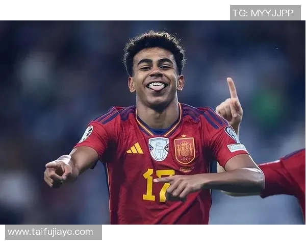 卢姓足球明星的辉煌历程与成就盘点